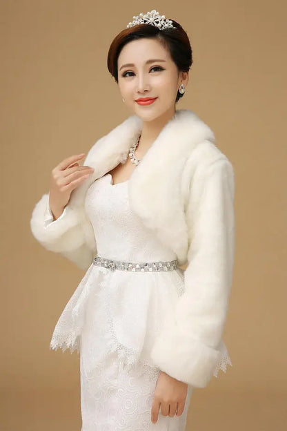 New Bolero Women Faux Fur Stoles Long Sleeve High Quality Fur Bolero Coat Bridal Capes Winter Wedding Jacket Fur Bolero OJ00192