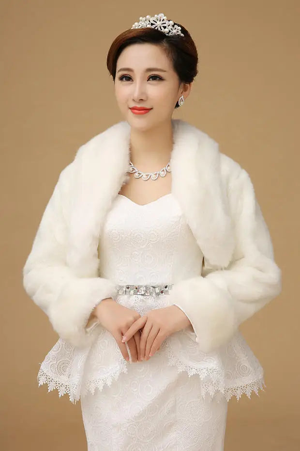 New Bolero Women Faux Fur Stoles Long Sleeve High Quality Fur Bolero Coat Bridal Capes Winter Wedding Jacket Fur Bolero OJ00192